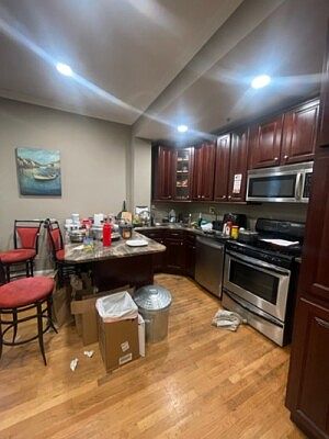 2nd image of 76 Georgia St Unit 1