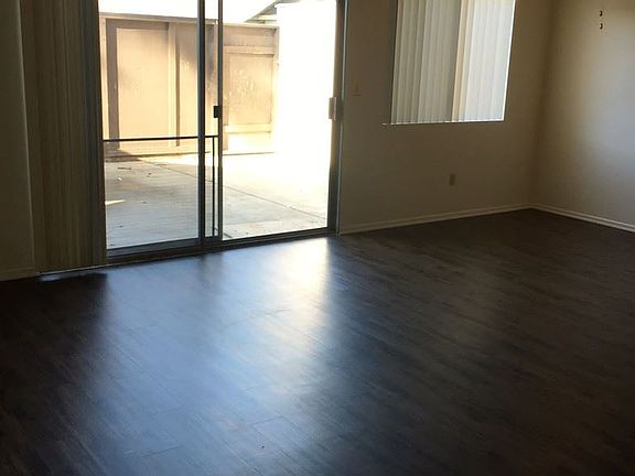 3rd image of 457 Los Arbolitos Blvd