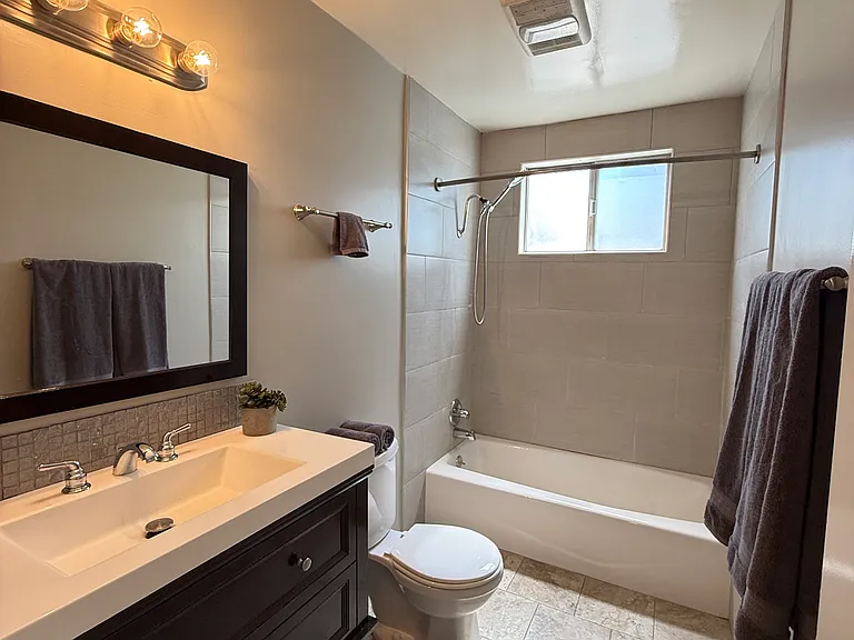 521 S Granada Ave #C — Photo 7