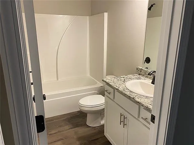 39071 Fairfield Dr — Photo 4