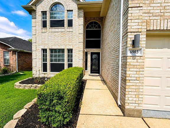 3rd image of 6903 Renata Cir