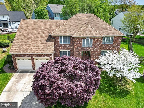 3rd image of 1303 Persimmontree Ct