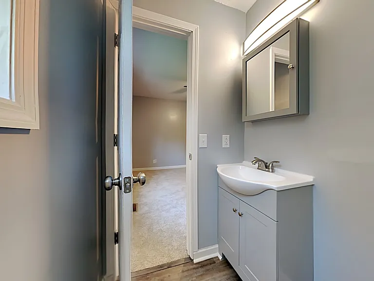 757 Spees Dr — Photo 8
