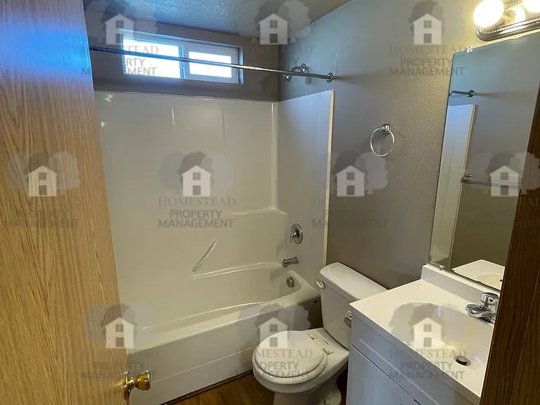 475 Jackson St W — Photo 7