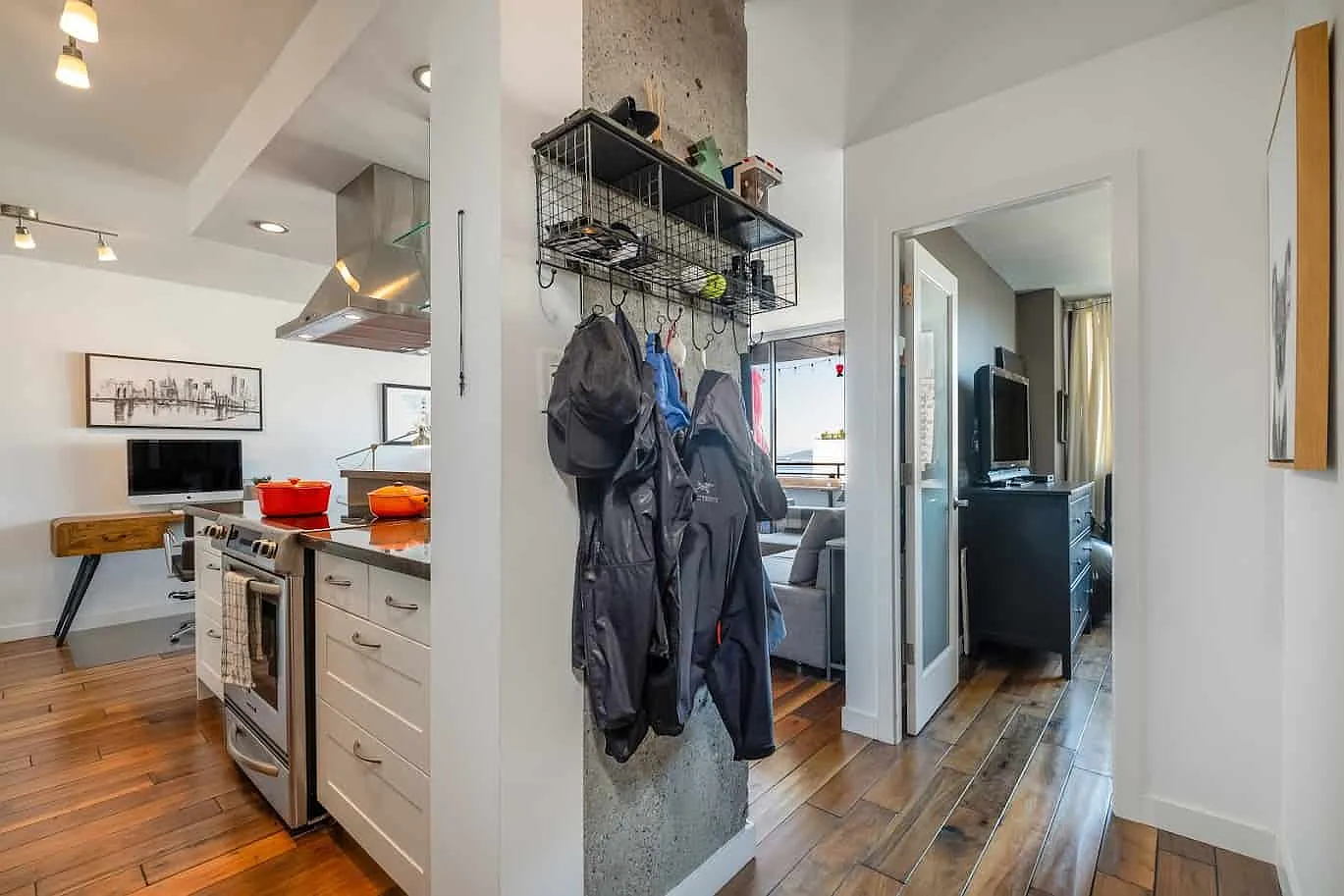 1703 Pendrell Street, Vancouver — Photo 2