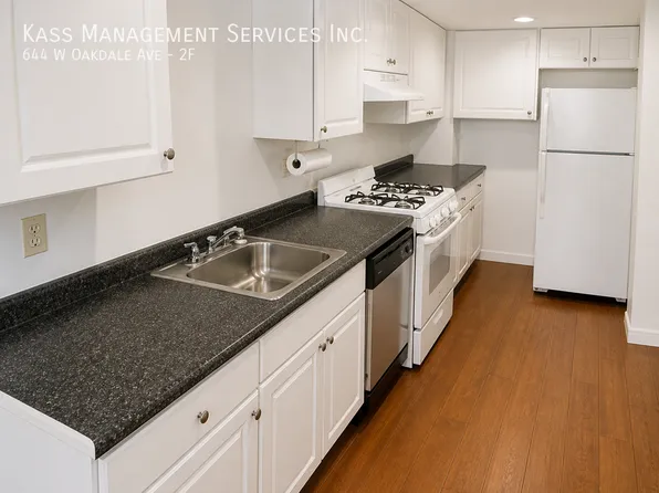644 W Oakdale Ave #2F, Chicago, IL 60657