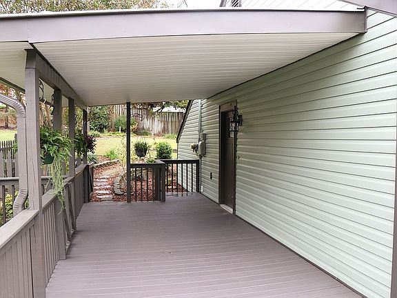 3rd image of 108 Kingwood Dr