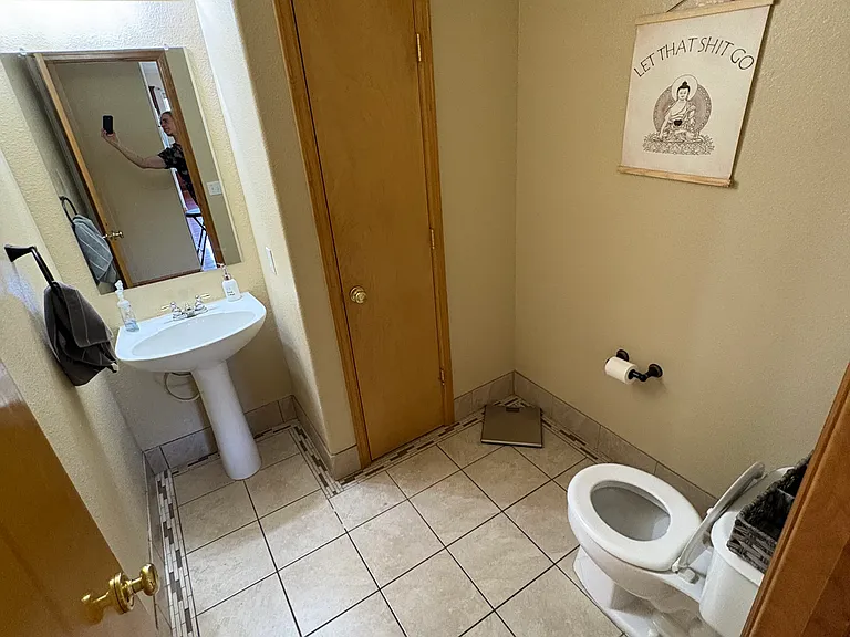 2551 E 110th Ave — Photo 31