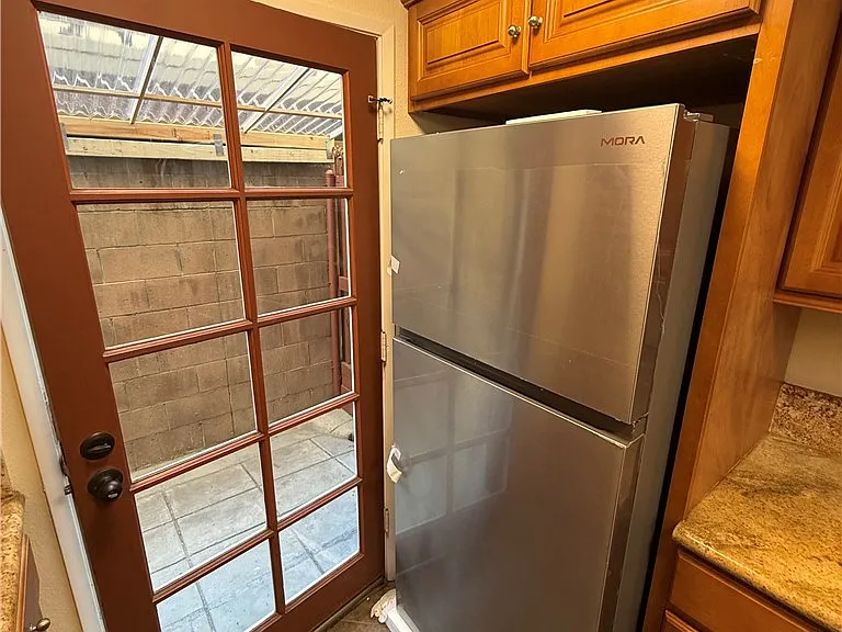 21219 Roscoe Blvd — Photo 8