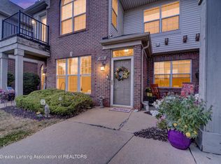 669 Worthington Dr, Lansing, MI 48906