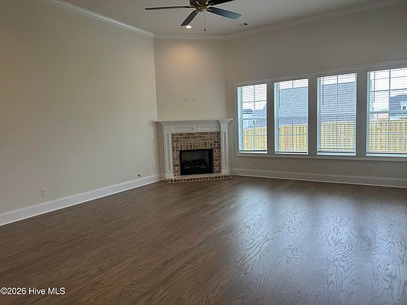 5th image of 826 Sparrow Point Ave