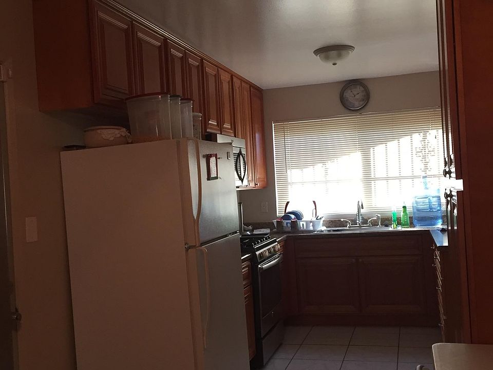 Kitchen and dinner area