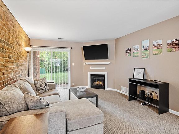 4th image of 1937 Greenpoint Dr APT 103