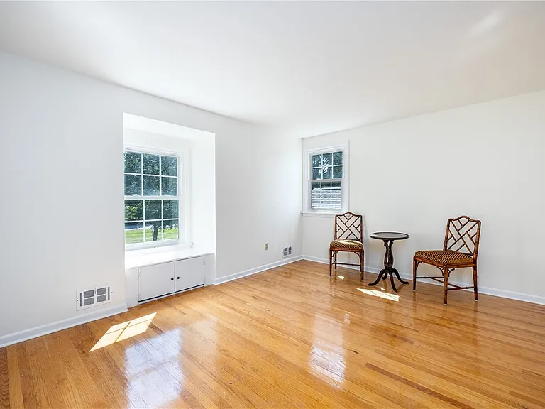 460 Stone Rd — Photo 28