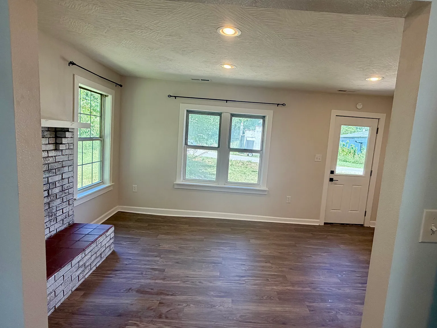 2 bed, 672 sqft, $850 — Photo 3