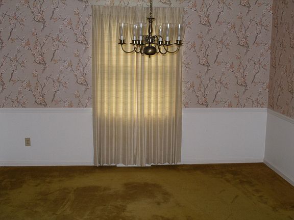 4th image of 103 Elmwood Dr