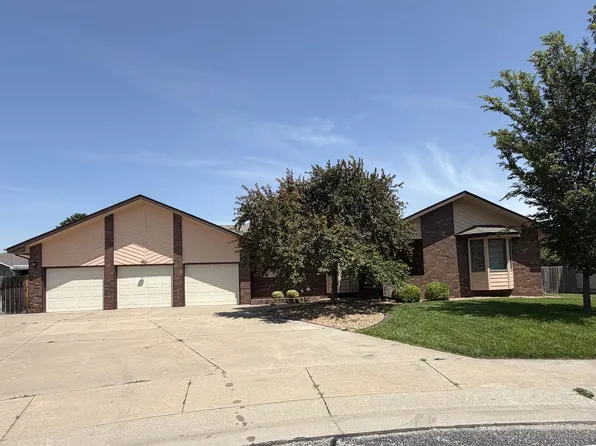 3015 Thunderbird Ct, Hays, KS 67601