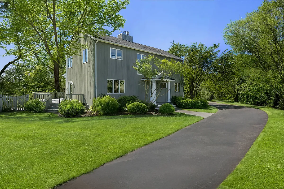 Building Photo - 12 McGregor Dr