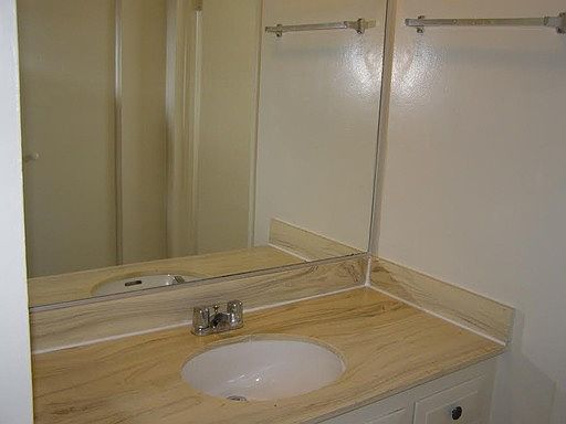 3rd image of 633 E 97th St APT 6