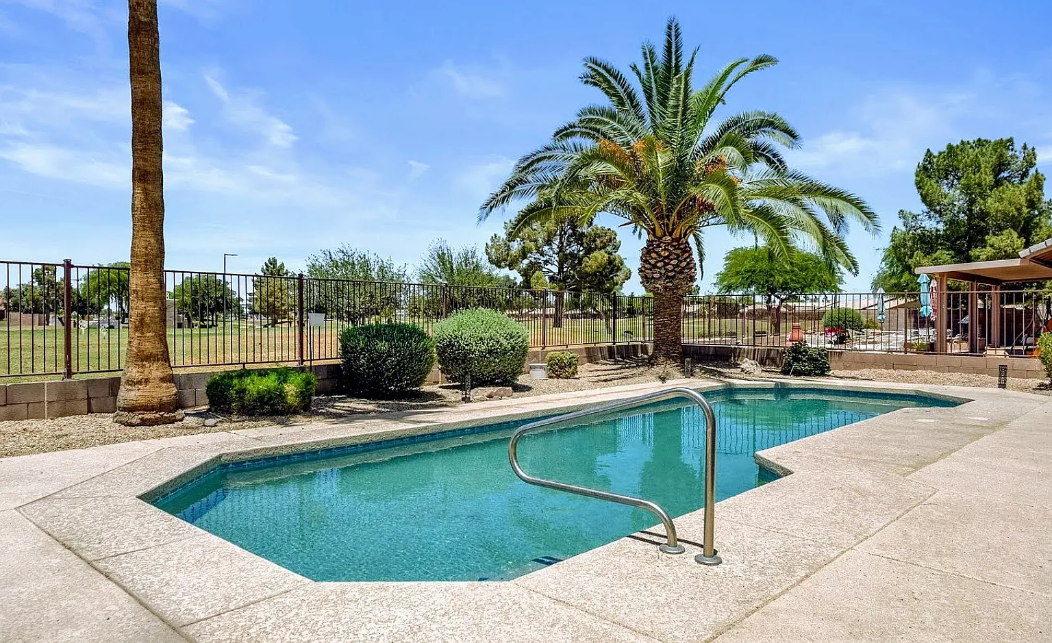 2 bed, 1300 sqft, $4,500 — Photo 3
