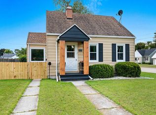 2833 37th St, Two Rivers, WI 54241