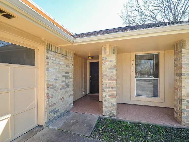 9414 Kingsvalley St — Photo 3