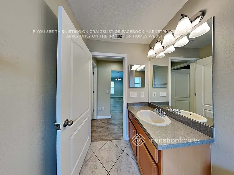 10327 Avelar Ridge Dr — Photo 16