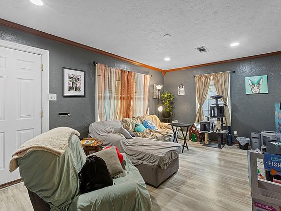 4th image of 3215 32nd St