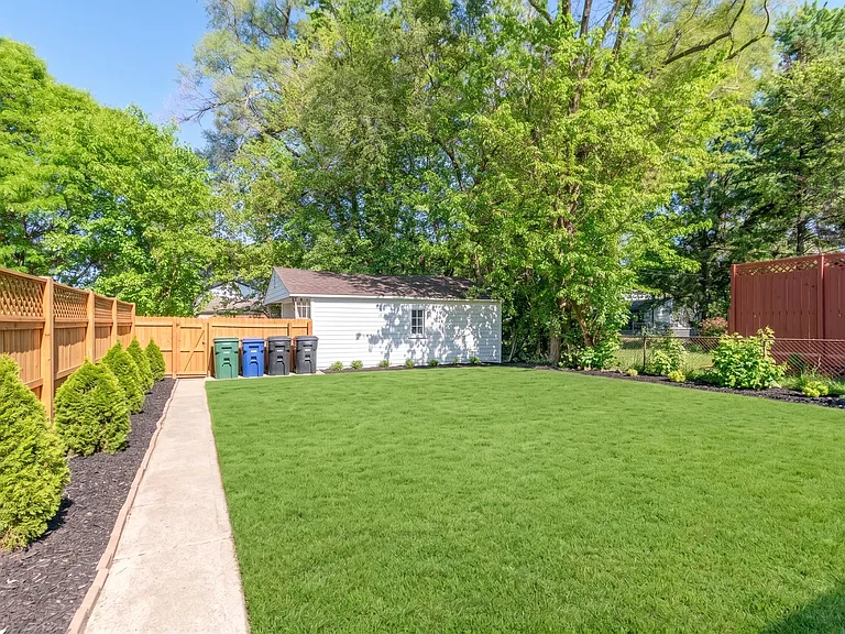 3224 N Altadena Ave — Photo 15