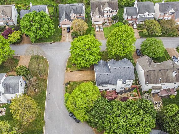5th image of 9013 Colebrook Ln