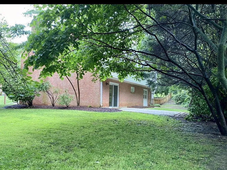 1040 Warbler Pl #MC — Photo 33