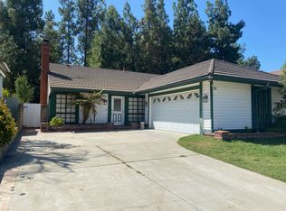 61 Meadow View Dr, Pomona, CA 91766
