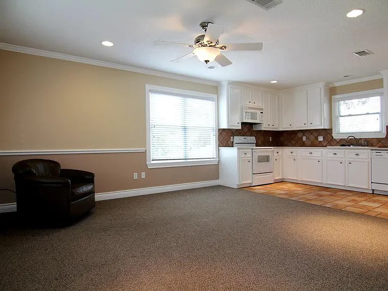 6327 Edloe St — Photo 9