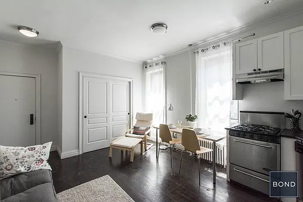 Rented by Bond New York | media 23