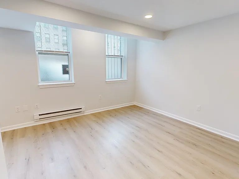 11A Peterborough St #4 — Photo 6