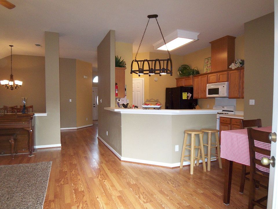 1st image of 3828 Westfield Dr
