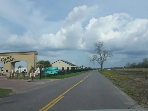 N Barn Rd, Breaux Bridge, LA 70517