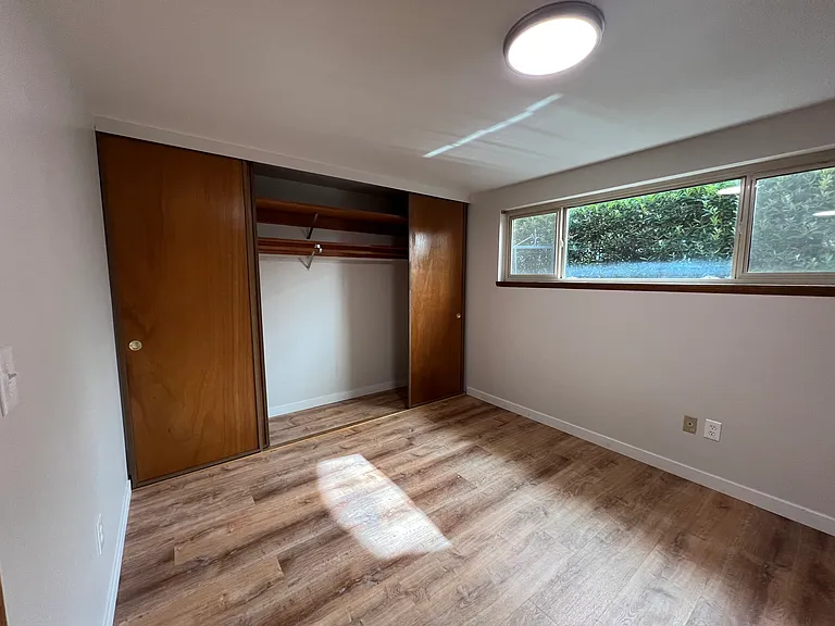 103 E Lynn St #102 — Photo 24