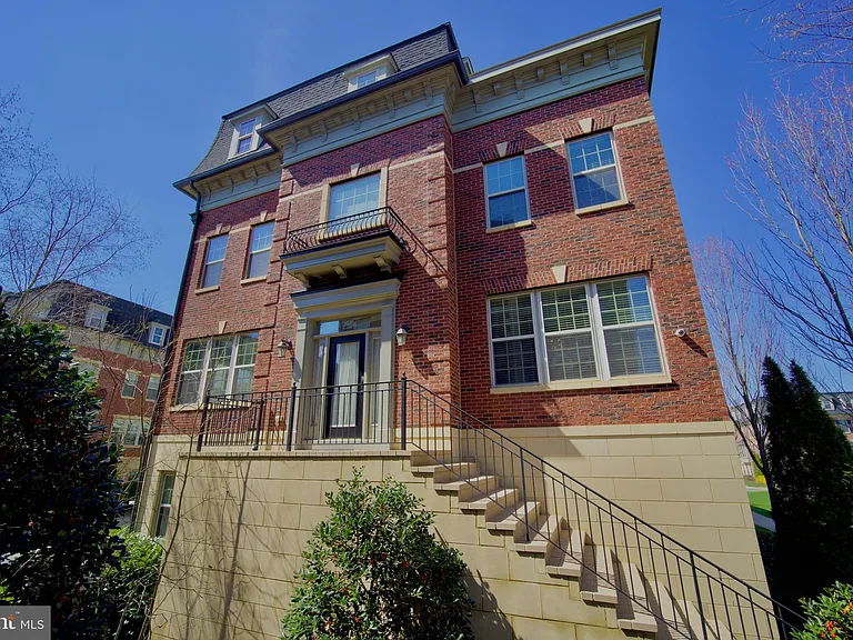 712 Sentry Sq — Photo 41