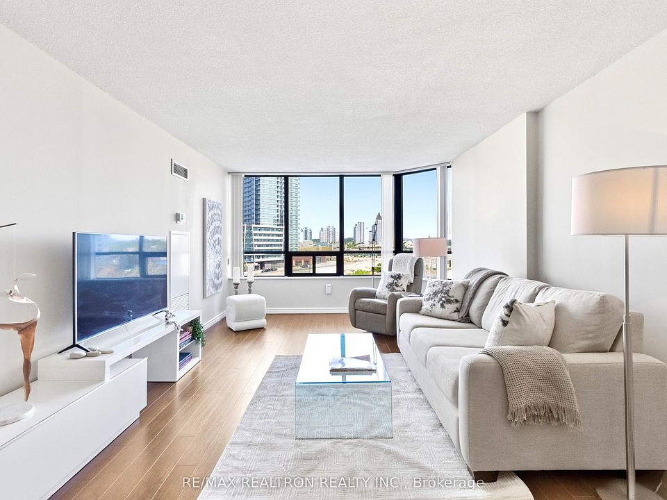 1st image of 7420 Bathurst St #812