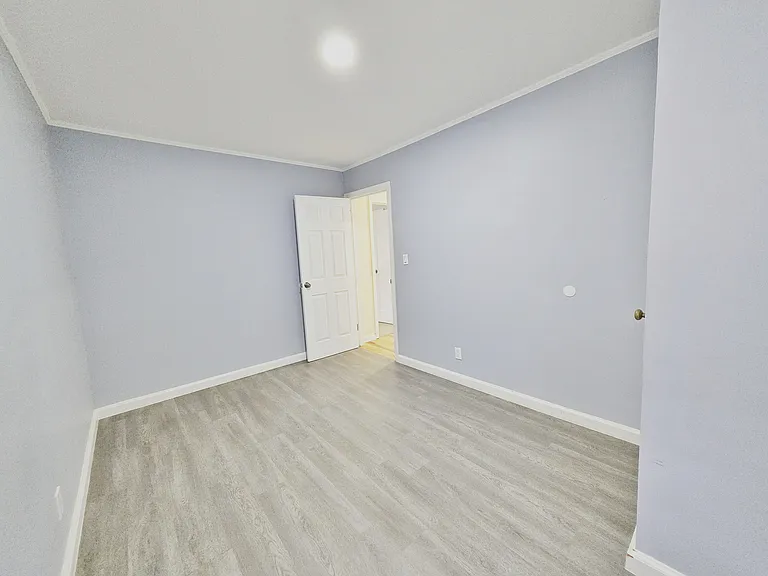 337 Haussner Pl — Photo 10