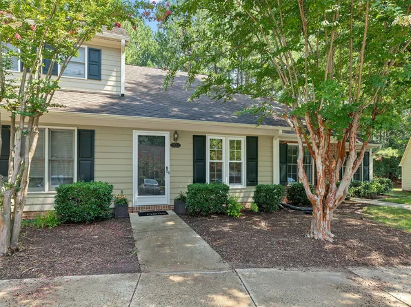 502 Gatehouse Ln, Durham, NC 27707