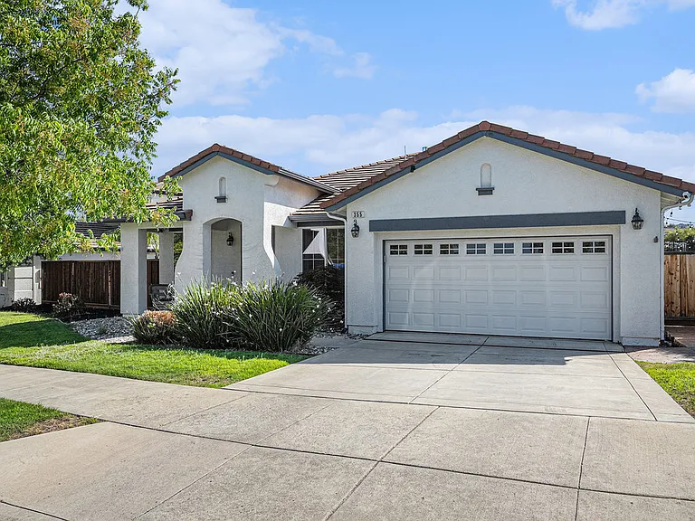 355 Pebble Beach Dr — Photo 1