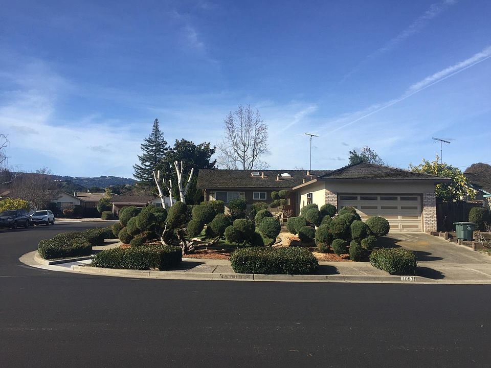 1st image of 1097 Derbyshire Dr