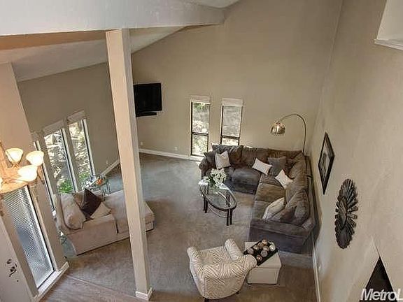 3rd image of 19 Sand River Ct