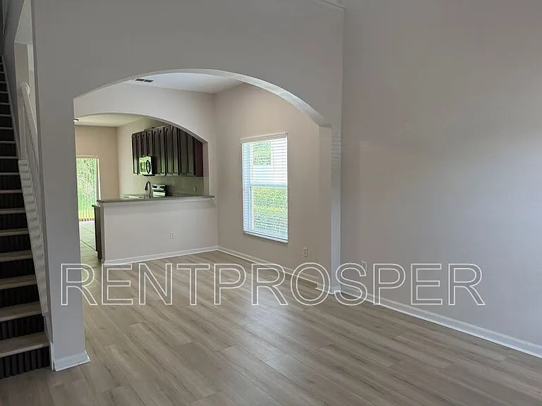 16617 Cedar Crest Dr — Photo 3