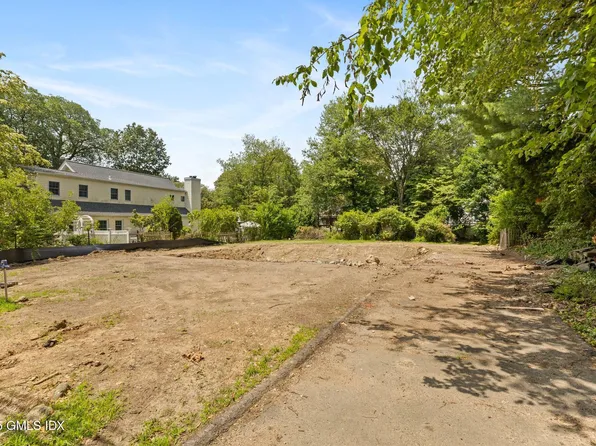 23 Halsey Dr, Old Greenwich, CT 06870