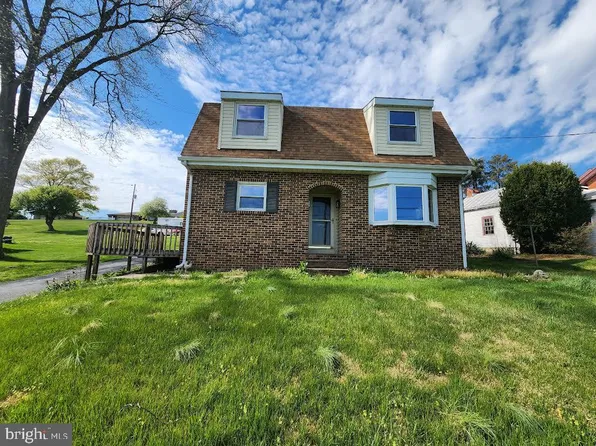 827 Disston View Dr, Lititz, PA 17543