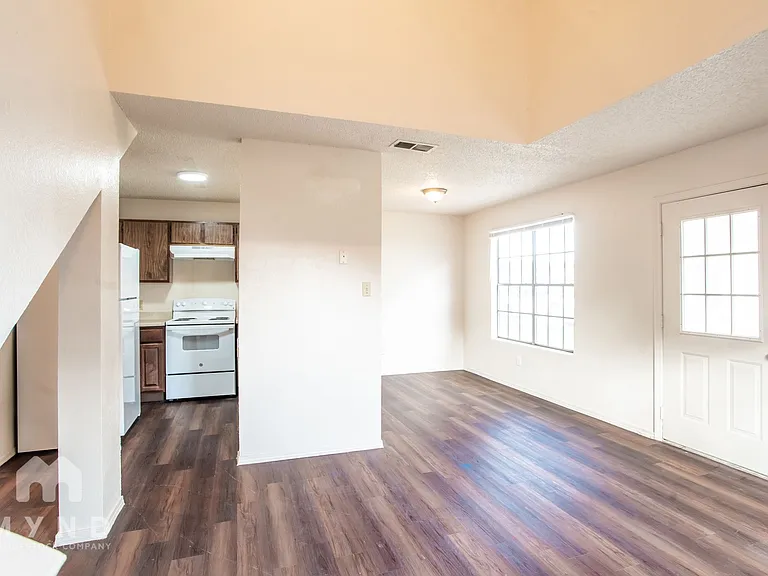 2214 Creekside Ln #D — Photo 5