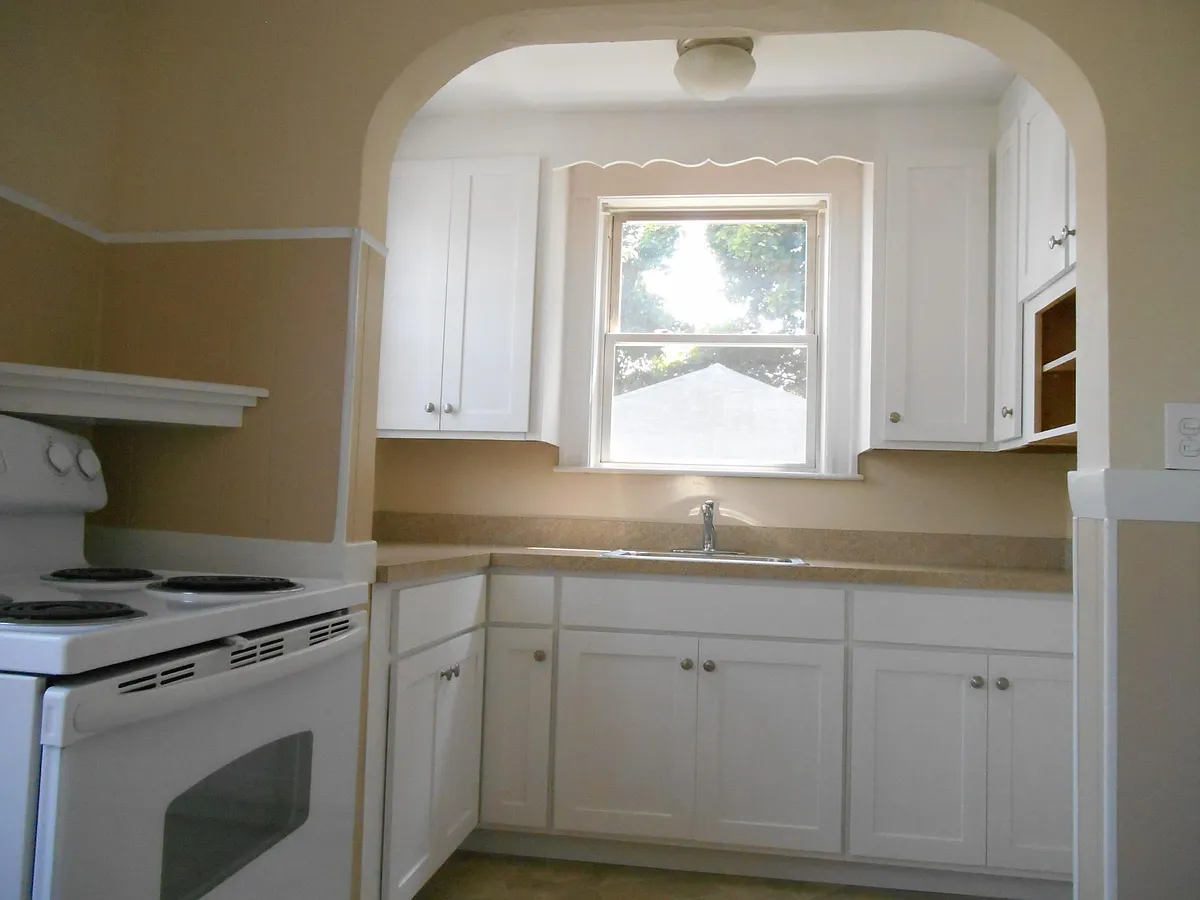 Building Photo - 46 Hughes St #2